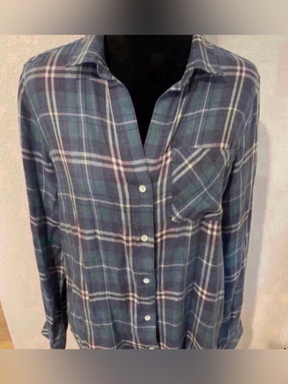 Women’s Long Sleeve Classic Green Plaid Button-Up Shirt (Size M)